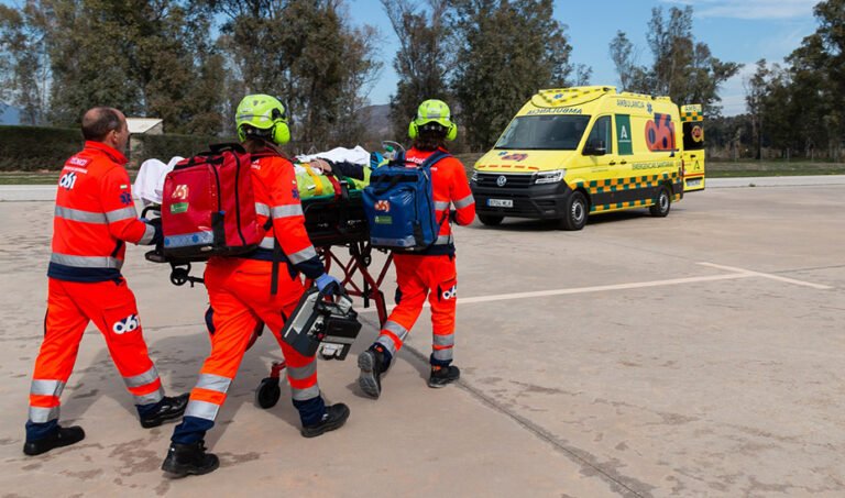 Personal del Centro de Emergencias Sanitarias 061.