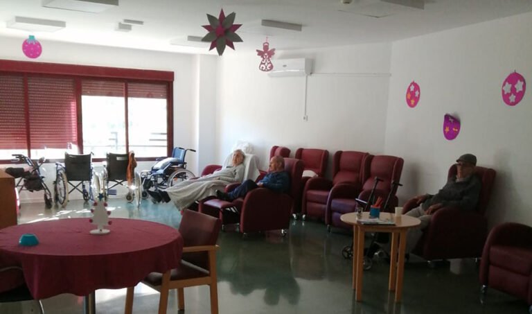 Centro residencial para personas mayores de titularidad de la Junta.