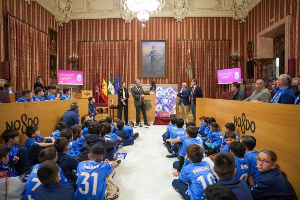 El-alcalde-Jose-Luis-Sanz-recibe-a-la-Union-Deportiva.JPG