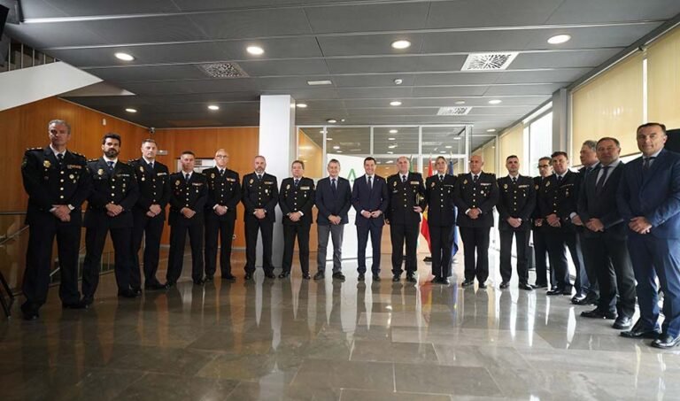 1739887113_Andalucia-firma-convenio-para-incorporar-nuevos-agentes-a-su-Policia.jpg