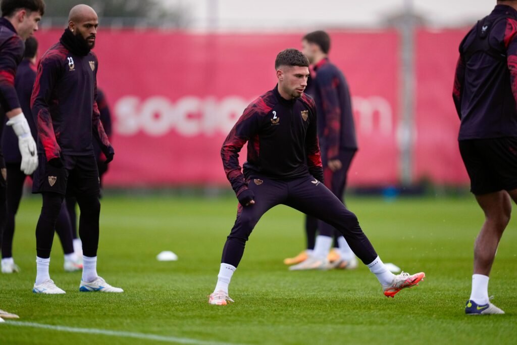 Entrenamiento-del-Sevilla-FC-en-la-ciudad-deportiva.jpeg