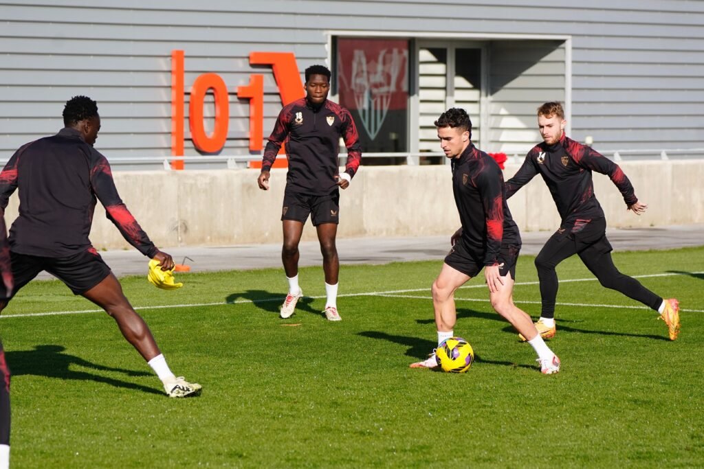 Preparacion-del-Sevilla-FC-para-enfrentar-al-FC-Barcelona-Sesion.jpeg