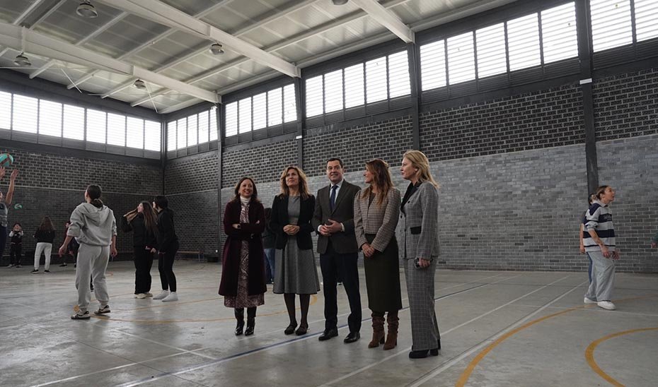 Moreno visited, among other areas, the sports facilities of the center.