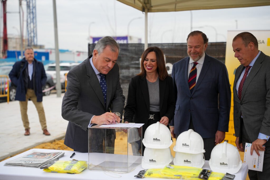 Jose-Luis-Sanz-inaugura-residencial-Cruz-del-Campo-en-Sevilla.jpeg