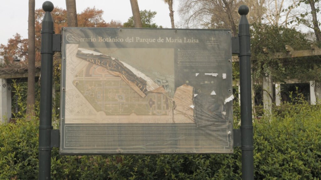 Renovacion-de-la-senaletica-en-el-Parque-de-Maria-LuisaembedhttpswwwyoutubecomwatchvpCcpysFSXLkembed.jpg