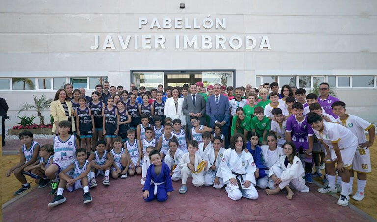 1750136582_Moreno-inaugura-el-Pabellon-Deportivo-Javier-Imbroda-en-Torremolinos-revitalizando.jpg