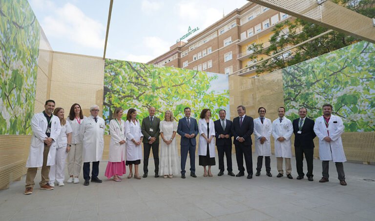 1750944257_Moreno-destaca-el-compromiso-del-Gobierno-andaluz-con-la-salud.jpg