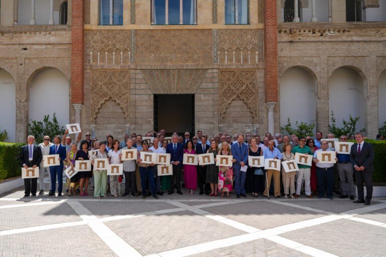 Agradecimiento-a-los-empleados-publicos-de-Sevilla-por-su-dedicacion.JPG