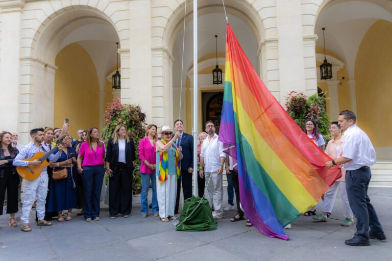 Arranca-la-semana-del-Orgullo-con-el-izado-de-la.jpeg