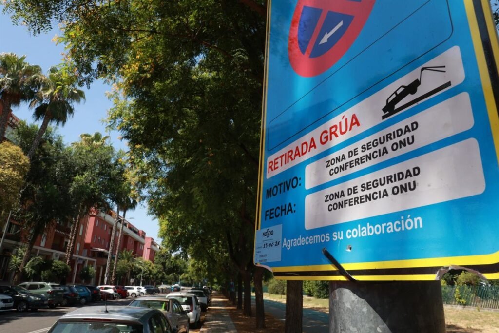 Cortes-de-trafico-retirada-de-veladores-y-cierre-del-Alcazar.jpg