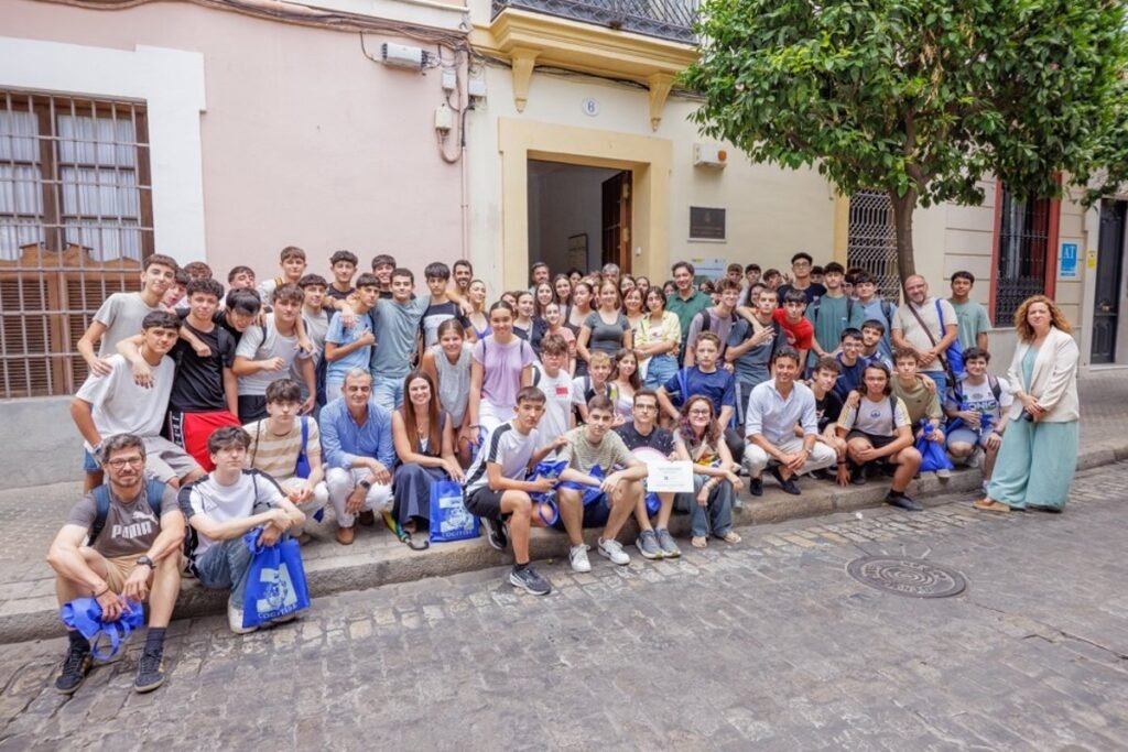 El-Colegio-de-Ingenieros-Industriales-cierra-su-VIII-Programa-de.jpg