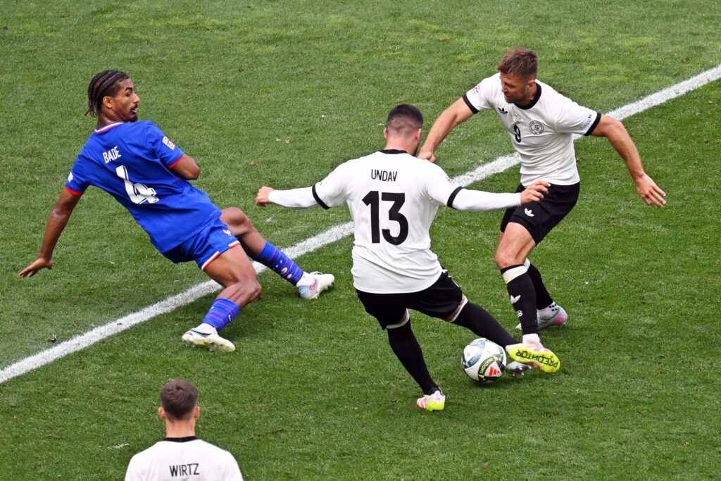 El-idilio-entre-el-Sevilla-FC-y-Francia-Bade-el.jpg