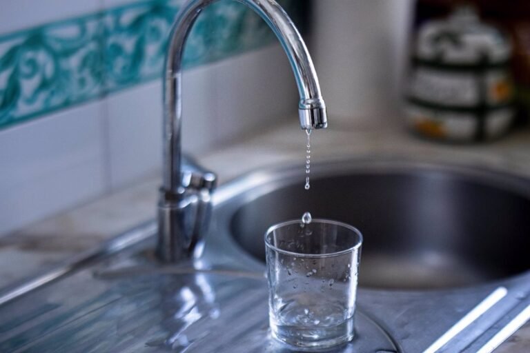 Nueva-averia-en-el-suministro-de-agua-en-Carmona-Sevilla.jpg