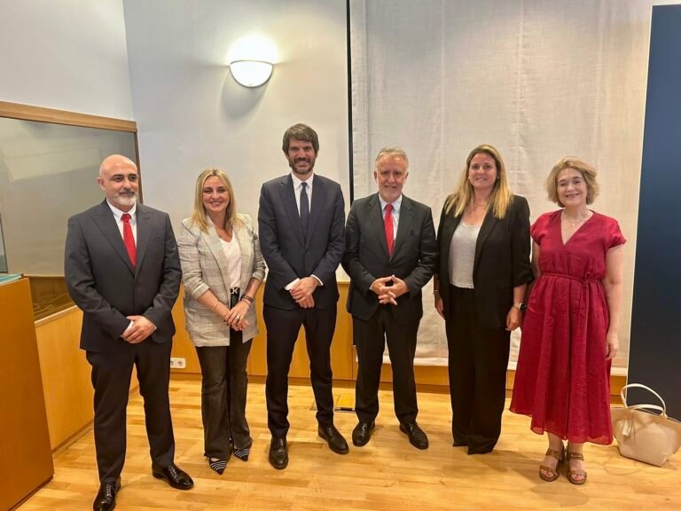 Sevilla-se-une-al-comite-del-centenario-de-la-Generacion.jpeg