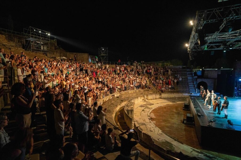 Ciclo-de-cine-de-epoca-en-el-Teatro-Romano-de.jpg