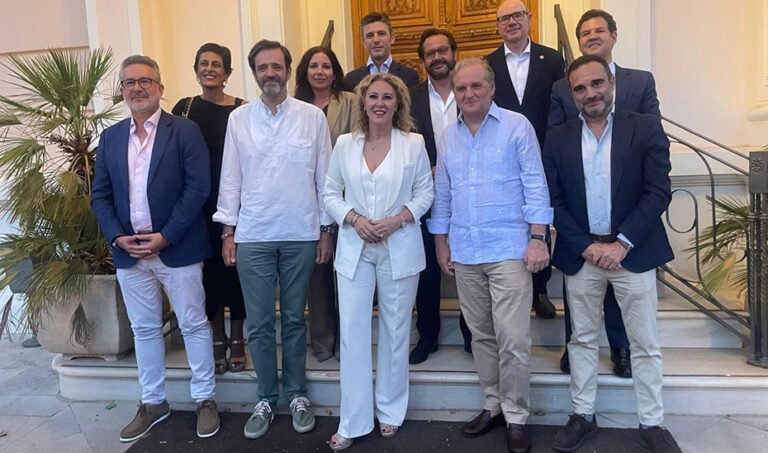 El-Gobierno-andaluz-apoya-la-modernizacion-y-crecimiento-de-empresas.jpg