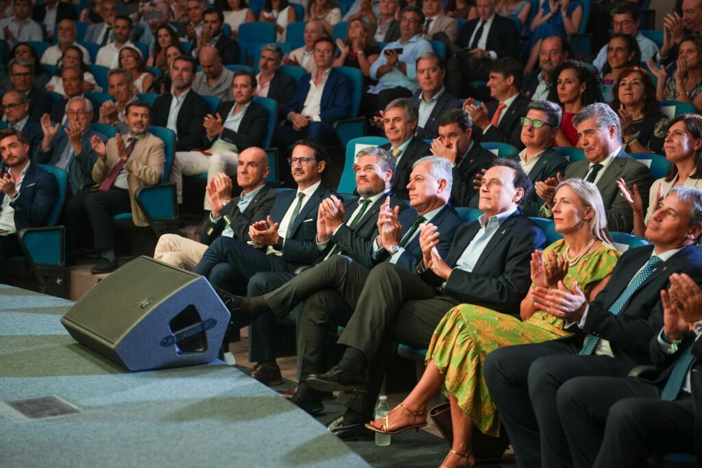 El-alcalde-Sanz-presenta-resultados-anuales-y-nueva-imagen-de.JPG