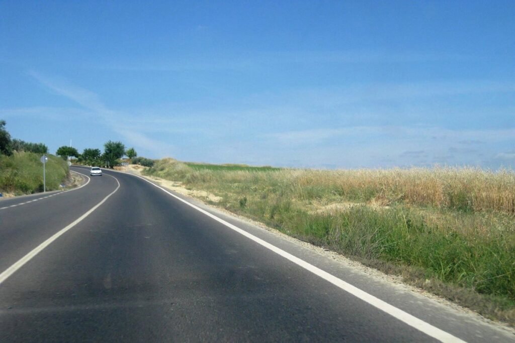 Incendio-de-pastos-cerca-de-la-carretera-A-8077-en-Castilleja.jpg