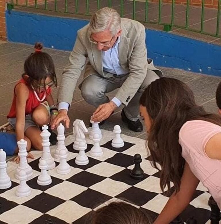La-Junta-de-Andalucia-imparte-talleres-de-refuerzo-a-estudiantes.jpg
