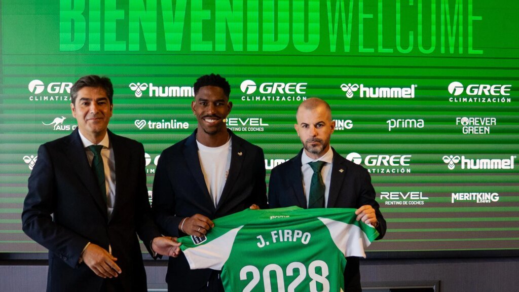 Presentacion-de-Junior-Firpo-como-nuevo-jugador-del-Real-Betis.jpg