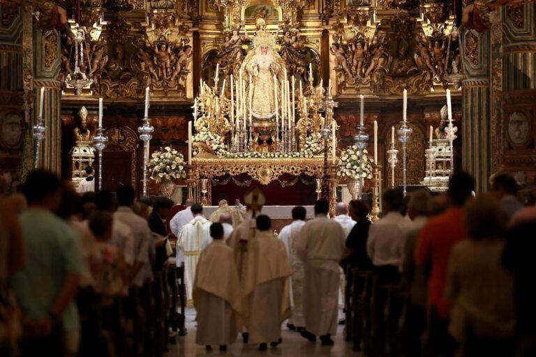 Procesion-extraordinaria-de-la-Virgen-del-Rocio-de-la-Redencion.jpg