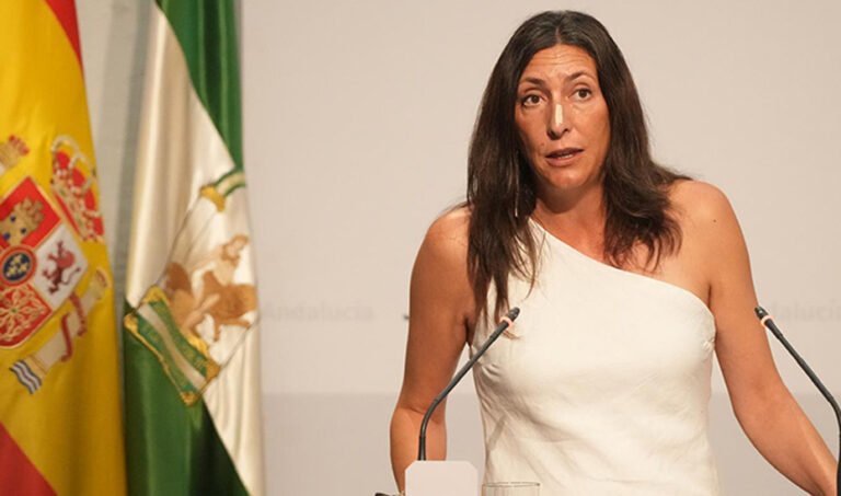 La consejera de Inclusión Social, Loles López. en una imagen de archivo.
