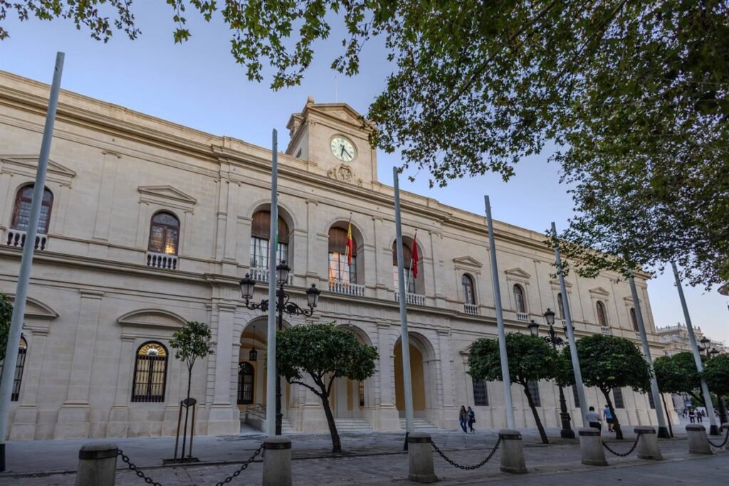 El-PSOE-critica-la-paralizacion-de-las-obras-del-Polideportivo.jpg