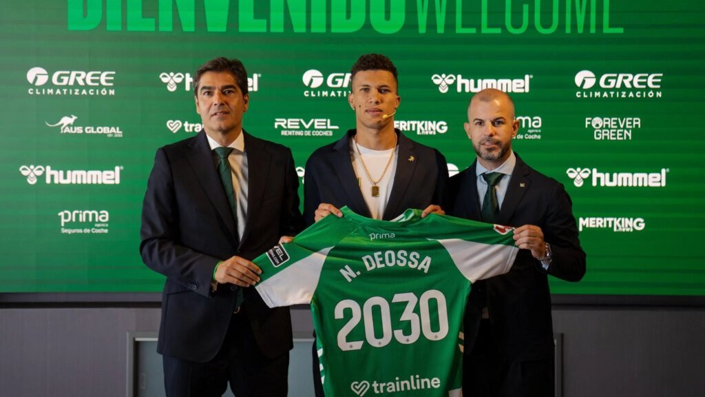 El-Real-Betis-presenta-a-Nelson-Deossa-como-nuevo-refuerzo.jpg