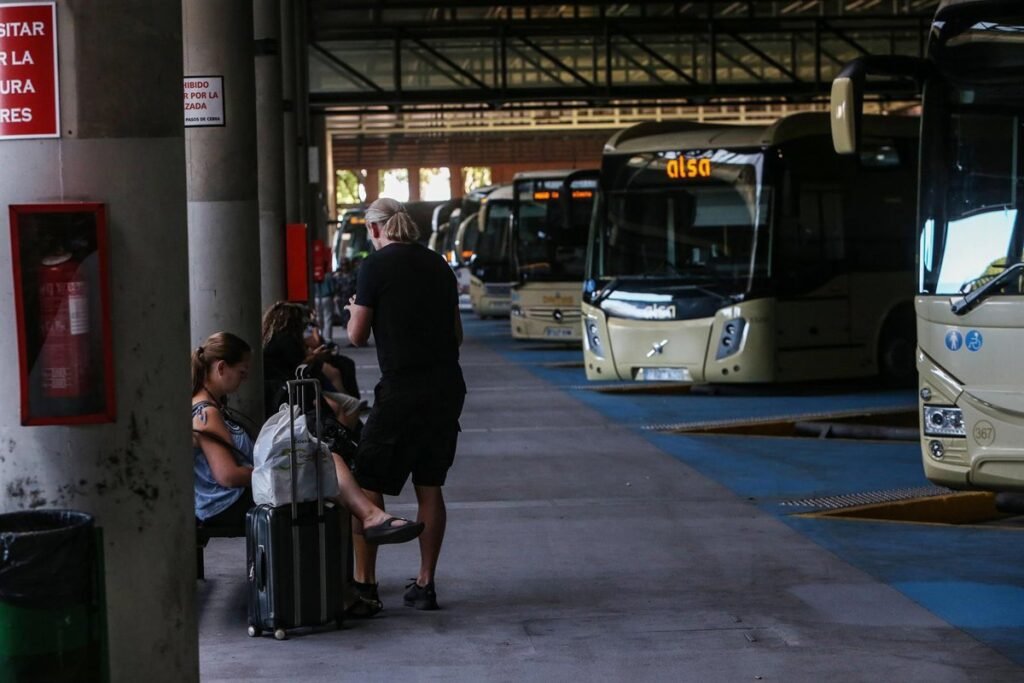El-transporte-metropolitano-de-Sevilla-supera-los-24-millones-de.jpg