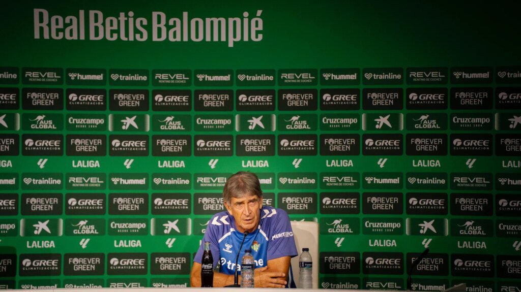 Rueda-de-prensa-de-Manuel-Pellegrini-previa-al-Real-Betis.jpg