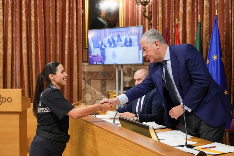 El-Gobierno-de-Sanz-suma-53-nuevos-agentes-a-la.jpeg