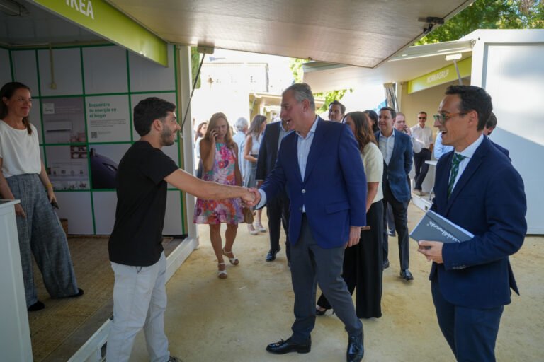 El-alcalde-Sanz-destaca-su-compromiso-con-la-construccion-y.jpeg