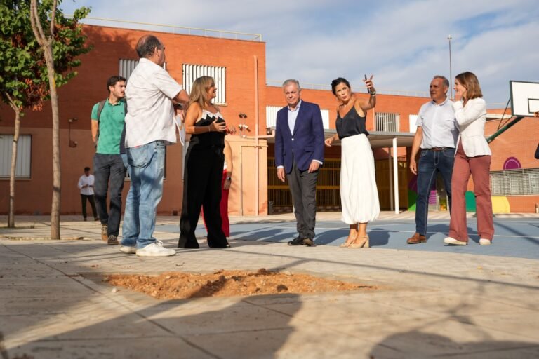 El-alcalde-de-Sevilla-presenta-plan-de-limpieza-y-plantacion.jpeg