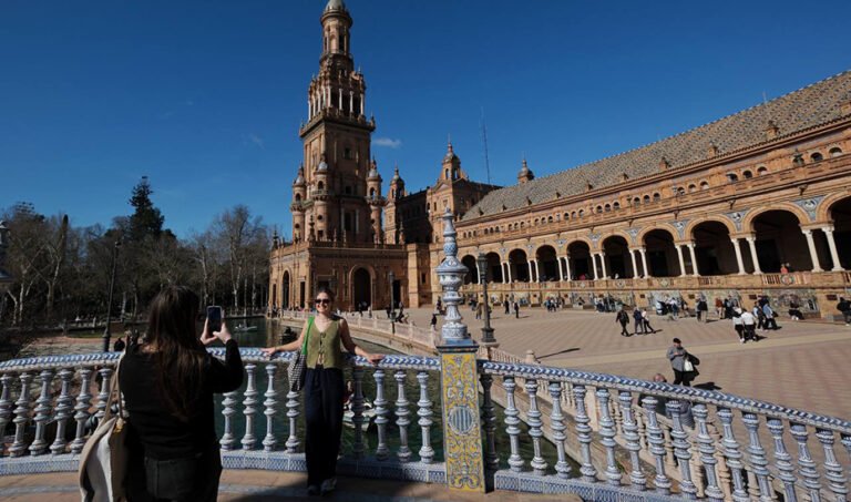 Andalucia-recupera-turismo-familiar-con-68-millones-de-visitantes-en.jpg