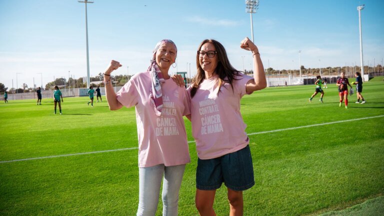 El-Real-Betis-Feminas-se-une-en-rosa-contra-el.jpg