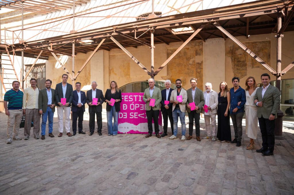 Sevilla-consolida-su-liderazgo-cultural-con-exito-en-su-primer.jpg