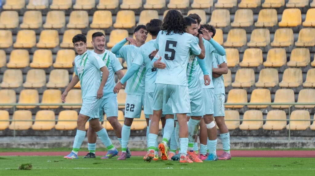 El-Real-Betis-Juvenil-arrasa-al-Porto-y-roza-los.jpg