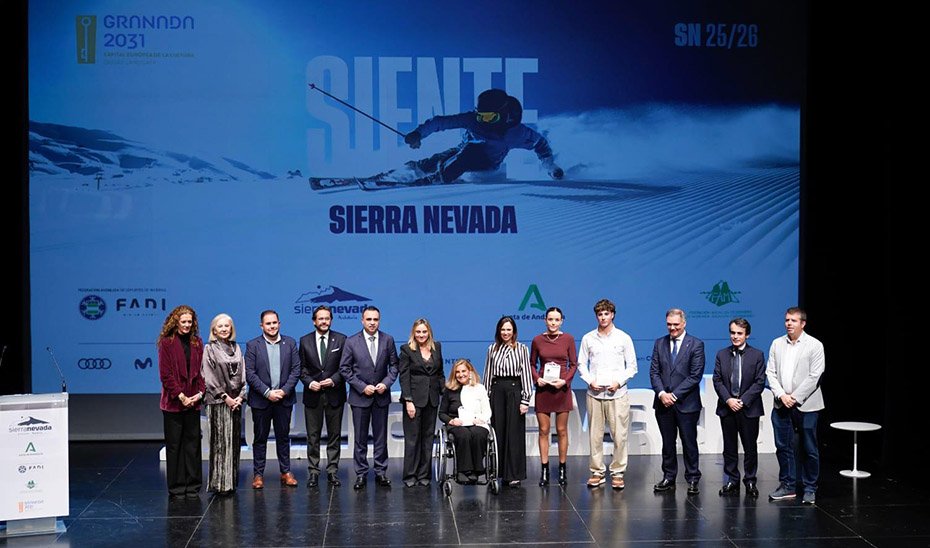 Foto de familia de la Gala inaugural de la temporada de invierno.