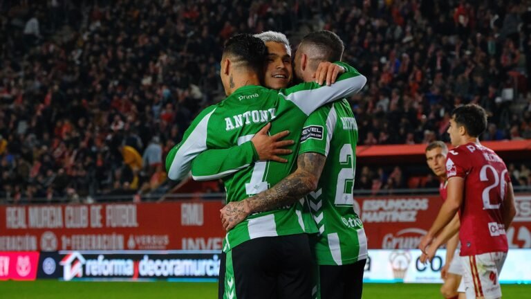El-Real-Betis-vence-al-Real-Murcia-y-avanza-en.jpg