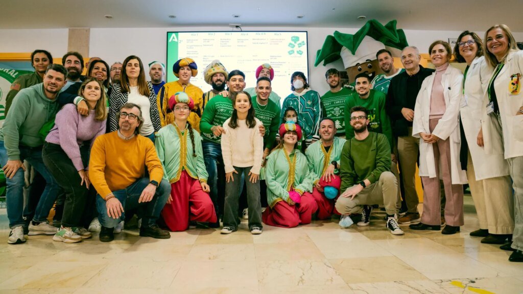 Visita-navidena-del-Real-Betis-a-hospitales-de-Sevilla.jpg