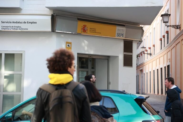 CCOO-advierte-que-la-subida-del-paro-en-Sevilla-evidencia.jpg