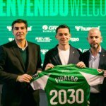 El-Real-Betis-presenta-a-Alvaro-Fidalgo-su-nuevo-fichaje.jpg