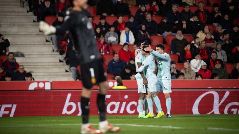 Victoria-del-Real-Betis-ante-el-RCD-Mallorca-en-Son.jpg