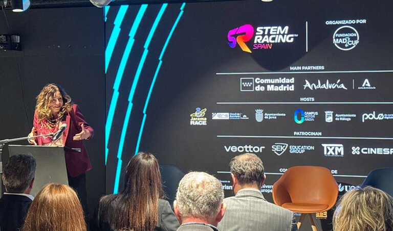 María del Carmen Castillo interviene en la presentación del proyecto STEM Racing Spain de Fórmula 1 celebrada en Madrid.