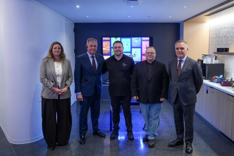 El-alcalde-de-Sevilla-visita-IBM-en-Nueva-York-para.jpg