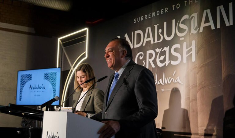 Arturo Bernal inaugura el encuentro organizado por Turismo Andaluz en Wartehalle.