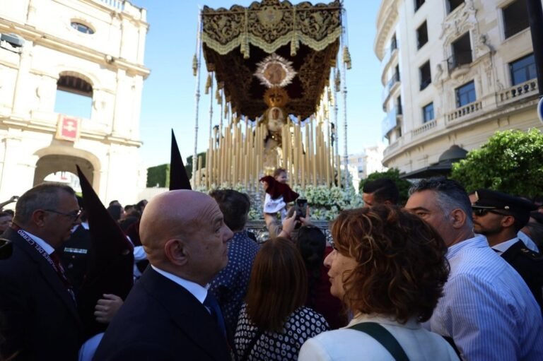 Maria-Jesus-Montero-participa-en-la-Semana-Santa-2026-con.jpg