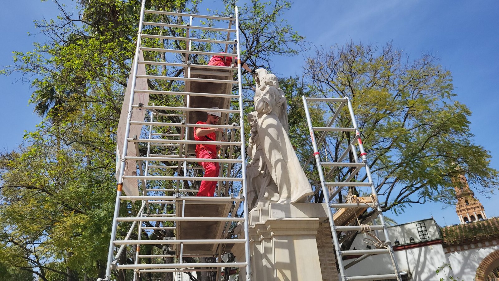 Finalizan-las-obras-de-restauracion-en-la-Plaza-de-Covadonga.jpg