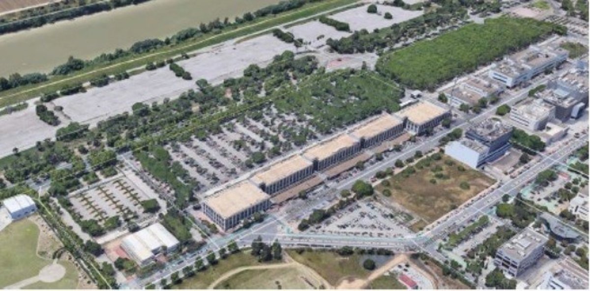 La-Junta-estudia-plazas-de-aparcamiento-en-Carlos-III-en.jpg