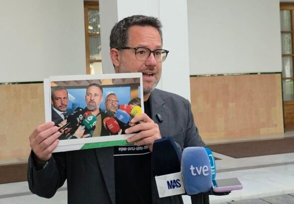 Adelante-denuncia-propaganda-de-Vox-por-incitar-al-odio-contra.jpg